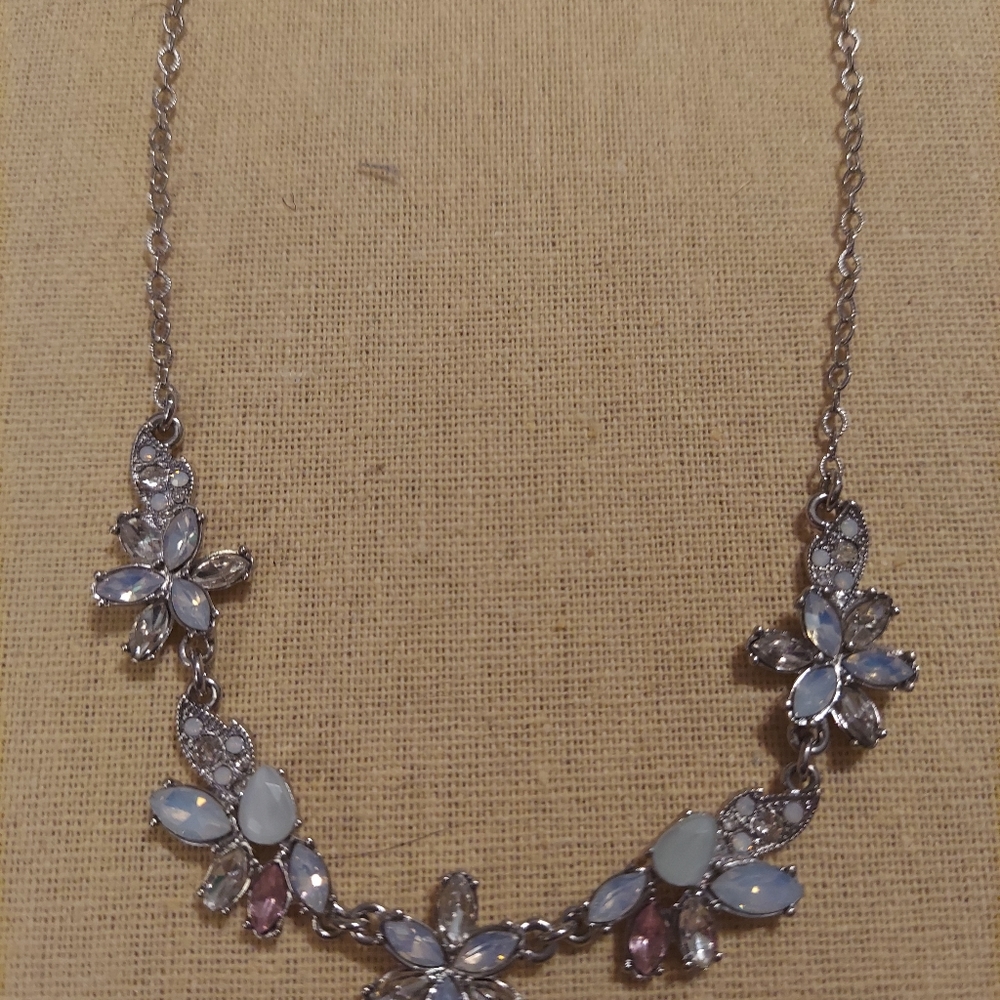 Chloe and Isabel matching necklace and earrings set